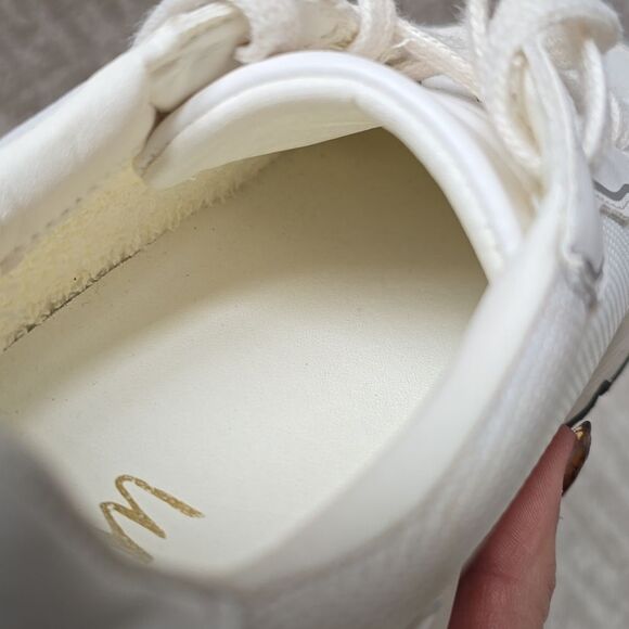 Mi.iM | White Sneakers - Picture 8 of 9